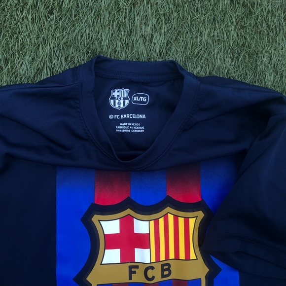 FC Barcelona fan jersey - Picture 2 of 4